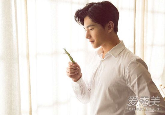 杨洋改微博名是怎么回事 杨洋遭网络暴力是什么情况
