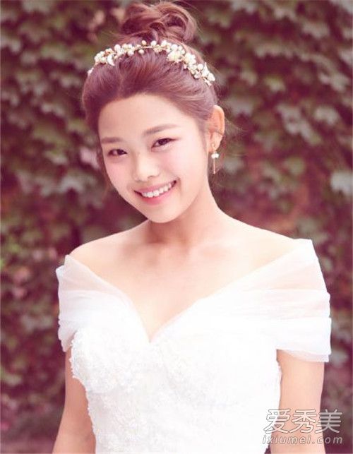 王莎莎澄清结婚传闻 婚纱照只是新戏花絮照