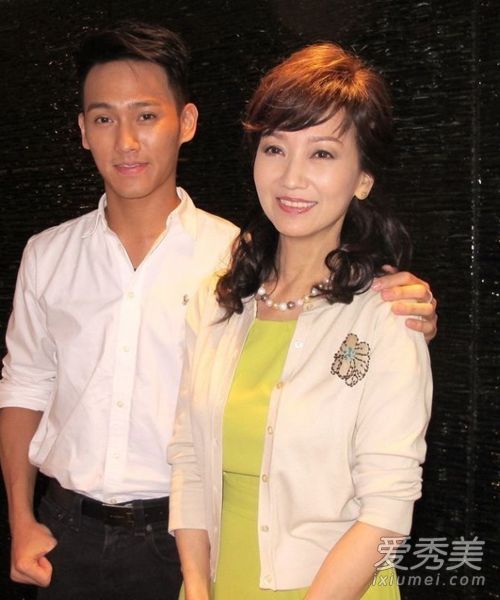 赵雅芝小儿子是谁 赵雅芝结过几次婚