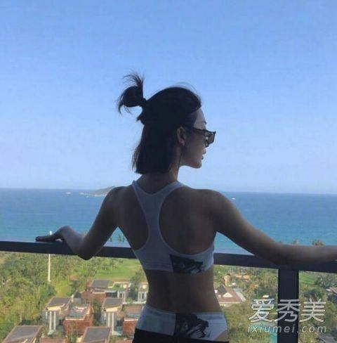 林更新前女友王柳雯晒辣照 穿纯白内衣十分性感