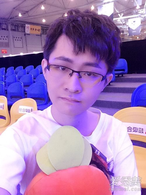叶洛洛声音是怎么回事 叶洛洛个人资料微博照片介绍