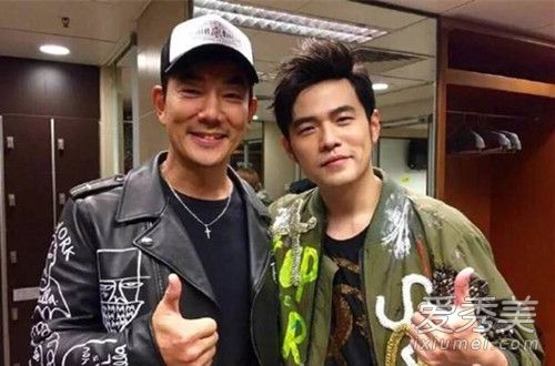 周杰伦盗图晒马甲线 网友:刘畊宏你好