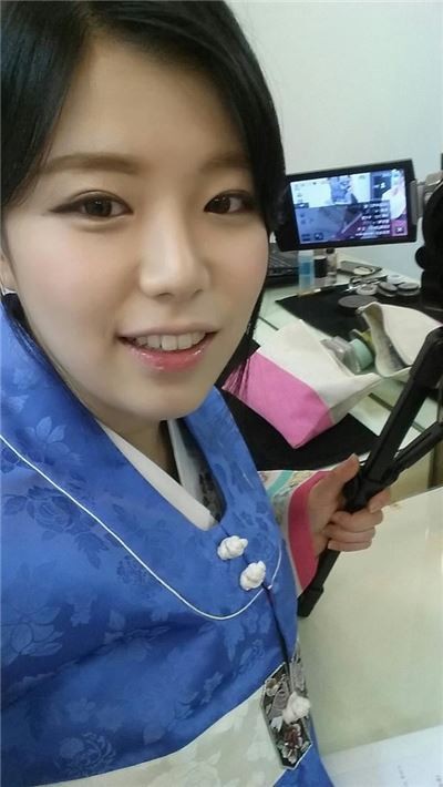 韩国女主播遭嘲讽跳下八楼是怎么回事