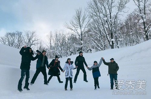 黄晓明baby小海绵雪地照曝光 小海绵原来都长这么高了