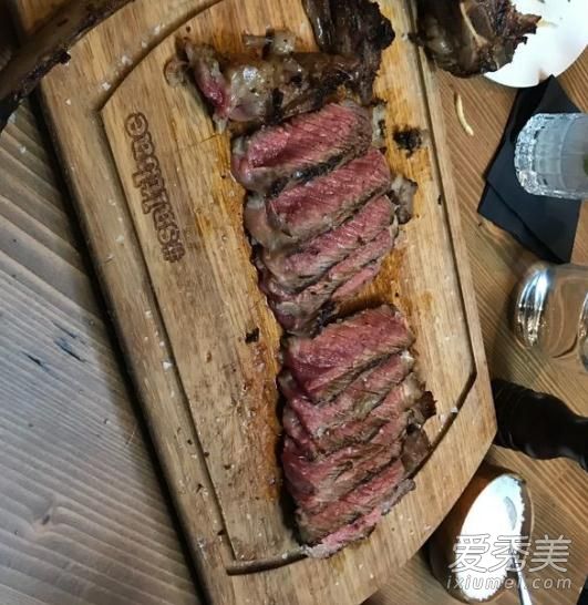 土耳其撒盐哥怎么火的 撒盐哥为什么那样撒盐