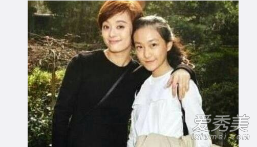 孙俪17岁妹妹近照 孙艳个人资料介绍