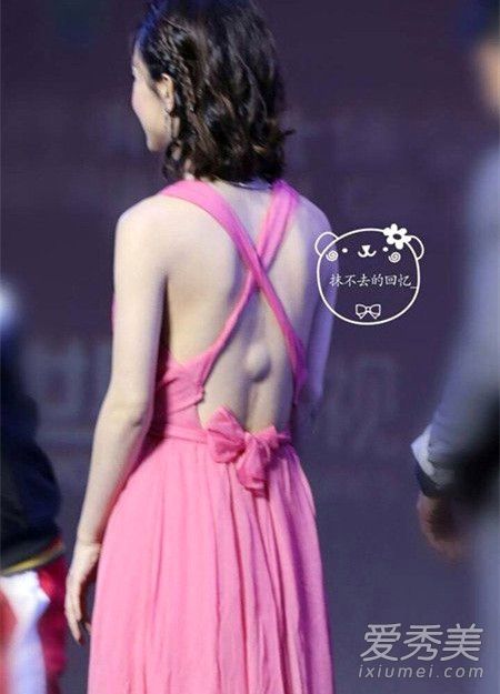 赵丽颖后背的伤是怎么回事？