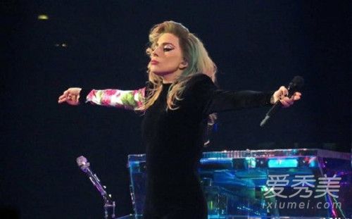 Lady Gaga病情恶化  Lady Gaga是谁个人资料作品