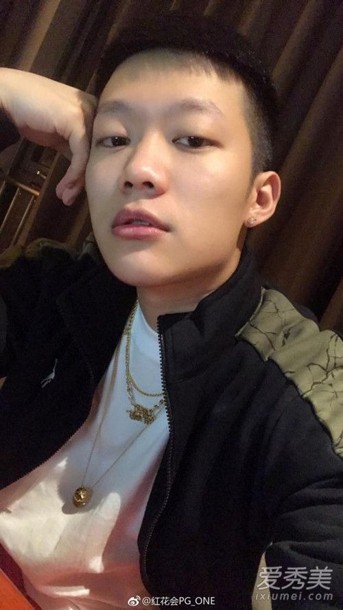贾乃亮给pgone刷了多少钱 两人怎么认识的