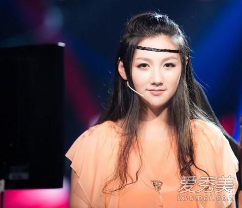 lol第一美女解说小苍个人资料微博图片介绍