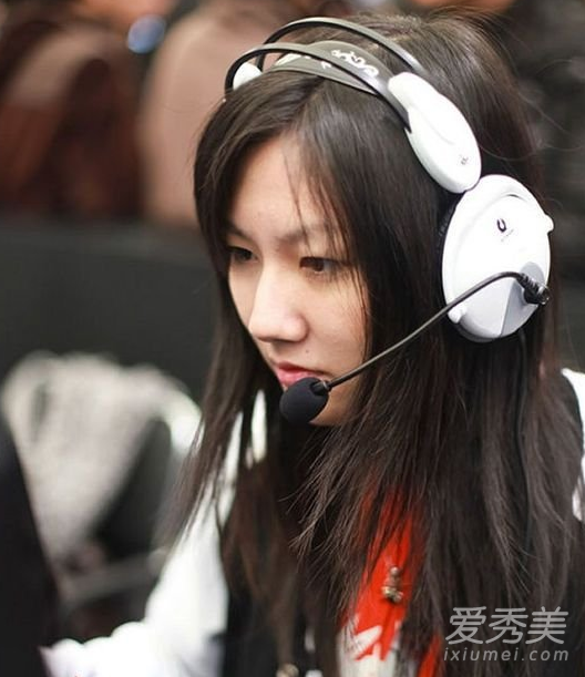 lol第一美女解说小苍个人资料微博图片介绍