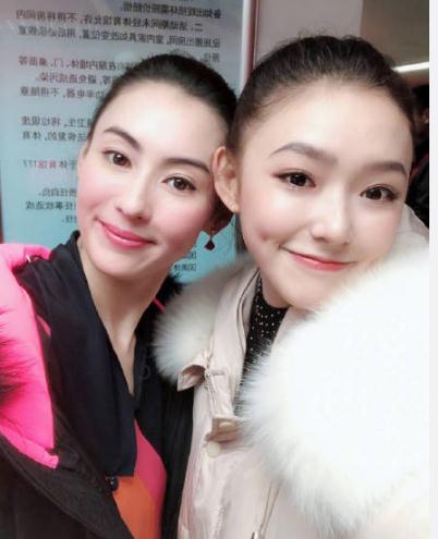 张柏芝林允合影 相差16岁的星女郎同框