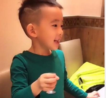 应采儿晒jasper新发型图片 竟然是陈小春设计的