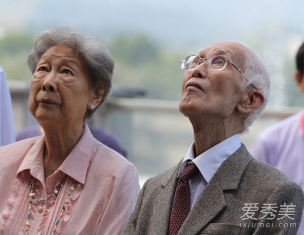 台湾诗人余光中病逝享年89岁 代表作乡愁,白玉苦瓜