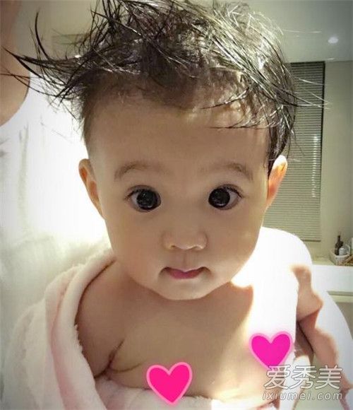 贾静雯家的咘咘和bo妞是吃可爱长大的吗?