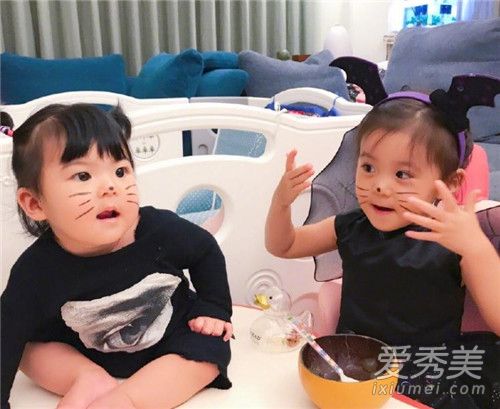 贾静雯家的咘咘和bo妞是吃可爱长大的吗?