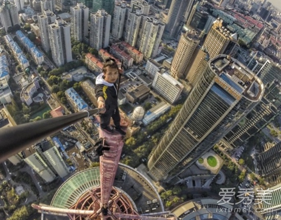 极限咏宁坠楼身亡是真的吗？