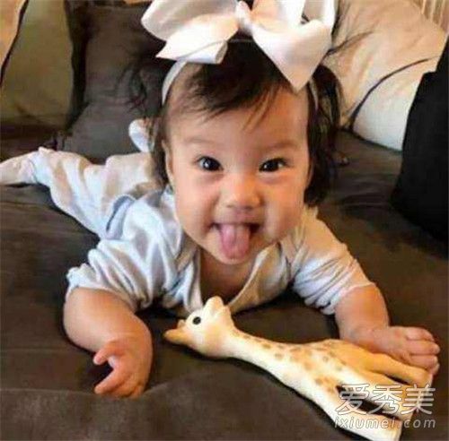 林心如自曝女儿控，拍戏空档回家陪女儿吃饭