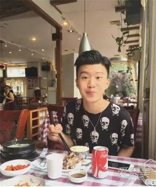 范冰冰弟弟从韩国回来,网友:前后模样变化太大!太大!