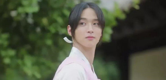 绿豆传一直追杀男主的人是谁 一直追杀男主的人是王吗