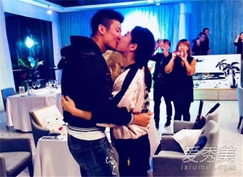 谌龙向王适娴求婚成功,两人计划年底领证