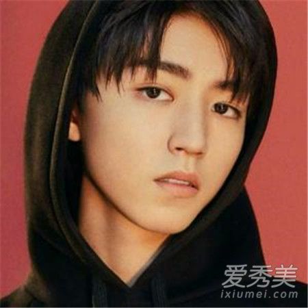 王俊凯父母是干什么的 王俊凯家庭背景揭秘