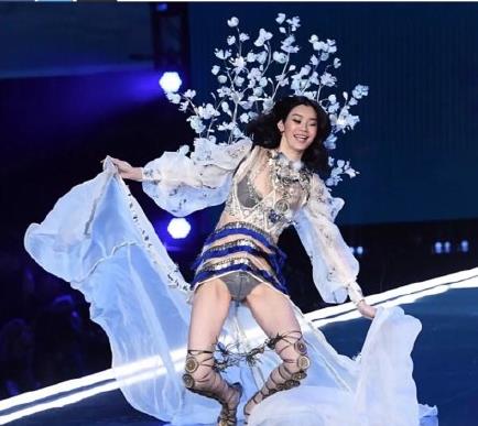 天生高级脸的奚梦瑶真的不适合面填啊！谁推荐她去整容的