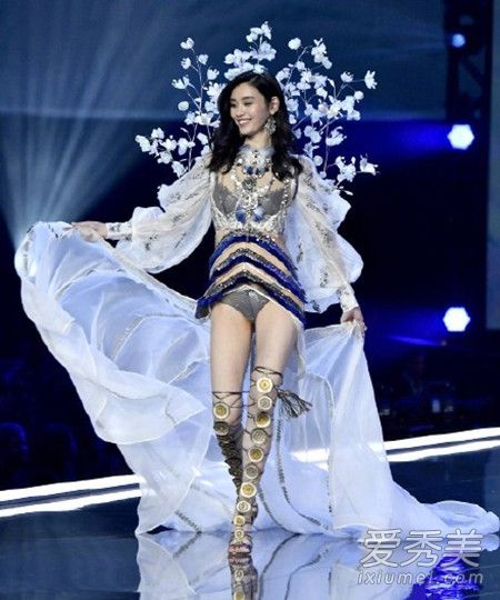 2017维密年度大秀登陆上海 中国“天使”大放异彩