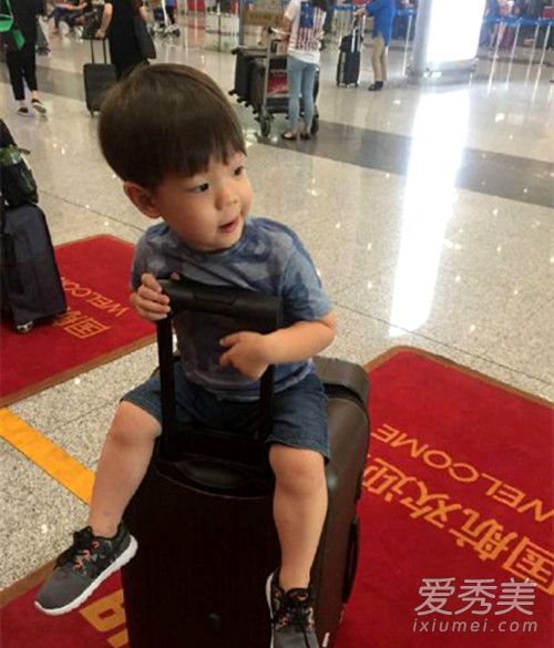 嗯哼的英文名为什么叫Daniel 嗯哼个人资料介绍
