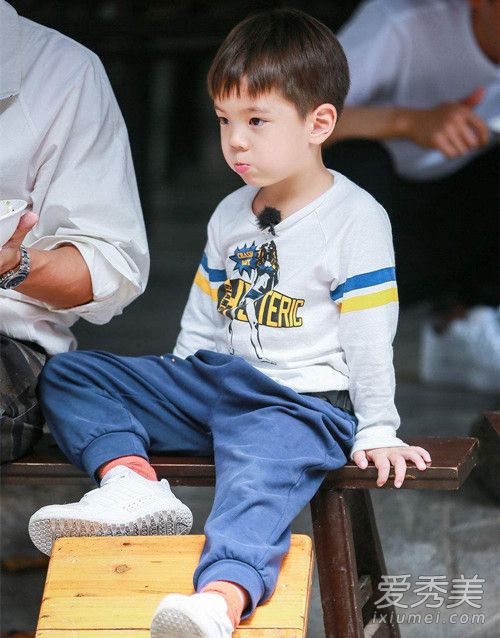 嗯哼的英文名为什么叫Daniel 嗯哼个人资料介绍
