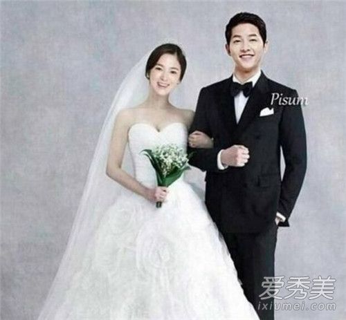 宋仲基宋慧乔婚纱婚礼照曝光 乔妹超大婚戒抢镜