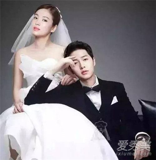 宋仲基宋慧乔婚纱婚礼照曝光 乔妹超大婚戒抢镜