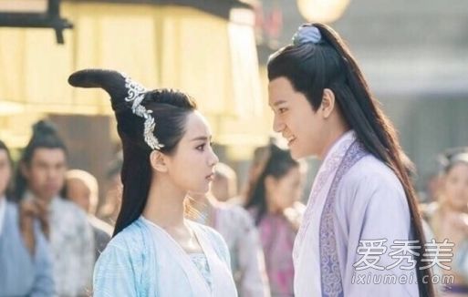杨紫秦俊杰什么时候在一起的 杨紫秦俊杰什么时候结婚?