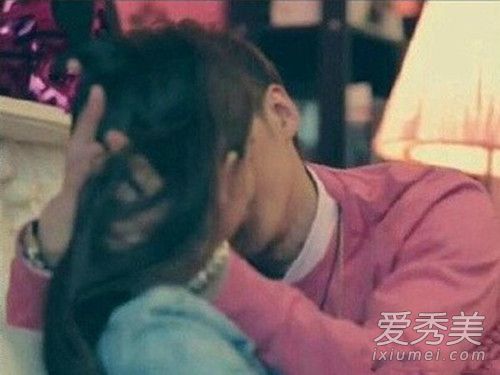 易烊千玺醉酒吻女朋友是真的吗 易烊千玺的女朋友是谁