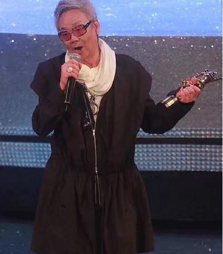 成龙前经纪人陈自强因心脏病发去世