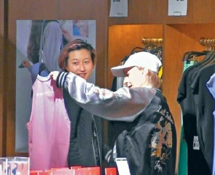 吴卓林出柜！30岁网红女朋友劈腿！还能让成龙省点心吗