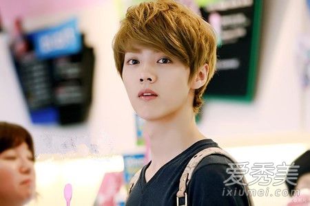 鹿晗公布恋情，粉丝受不了跳楼自杀？