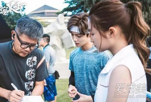 女朋友都有了，鹿晗会在两年后退出娱乐圈吗？
