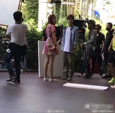 鹿晗为何“放弃”迪丽热巴而选择20岁的关晓彤？看过后就懂