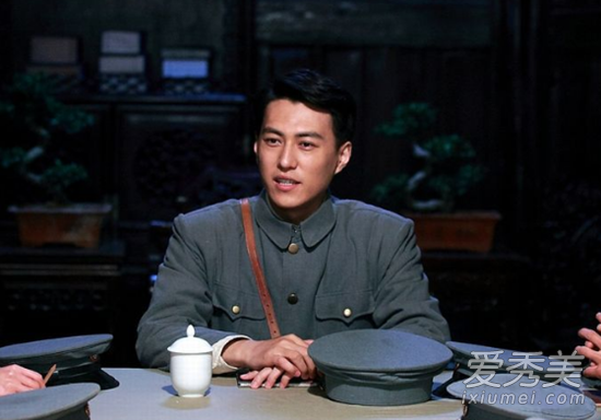 靳东为什么会靳东人设崩塌？