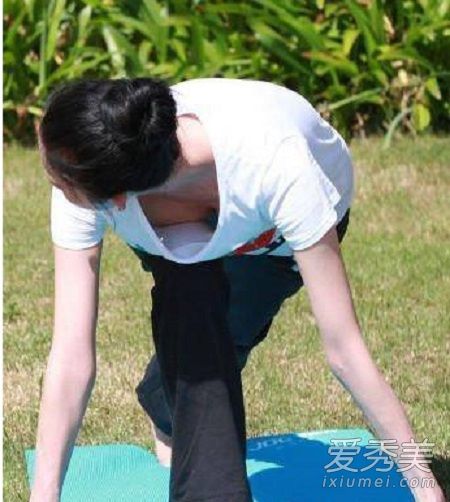 林志玲练瑜伽走光视频 林志玲露小乳黄渤视频