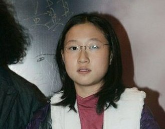成龙女儿小龙女近照曝光 成龙女儿小龙女图片