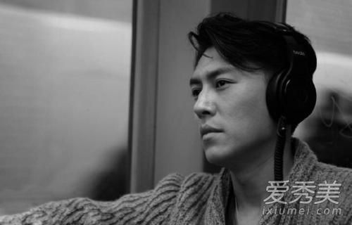 李银河批靳东没教养是怎么回事 靳东为什么被说俗气