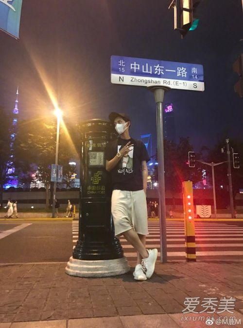 鹿晗邮筒在哪 鹿晗邮筒合影在哪