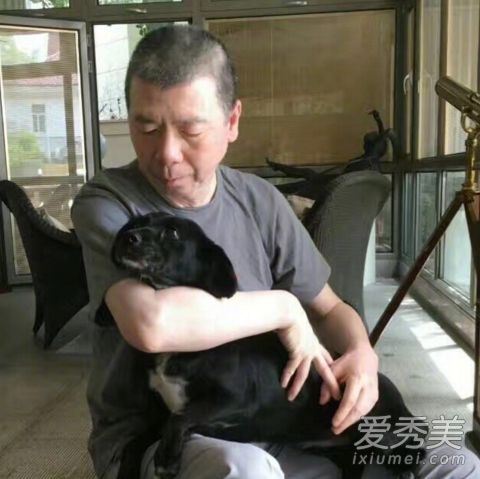 冯小刚老婆是谁 冯小刚劝女人别查老公手机微博原文介绍
