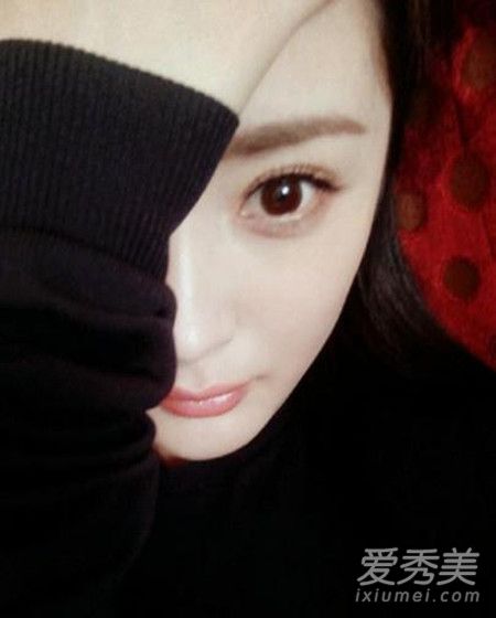 杨幂有全脸算我输是什么梗 杨幂自拍只露半张脸原因