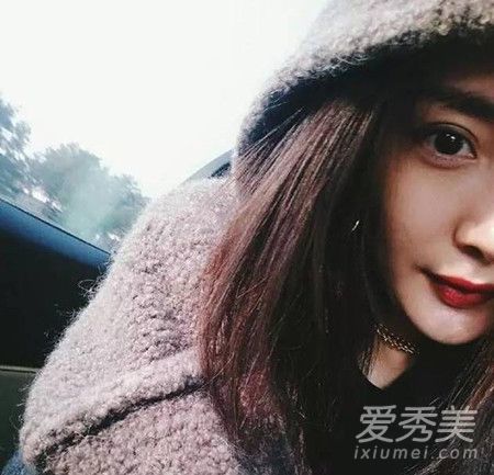 杨幂有全脸算我输是什么梗 杨幂自拍只露半张脸原因