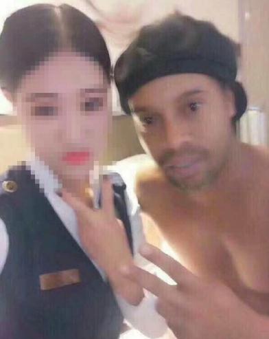 小罗中国行睡三女是谁 小罗中国行睡三女图片