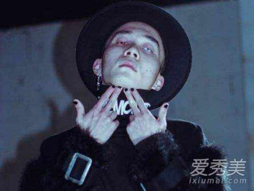 鬼卞五险一金什么意思 鬼卞是哪个学校的老师