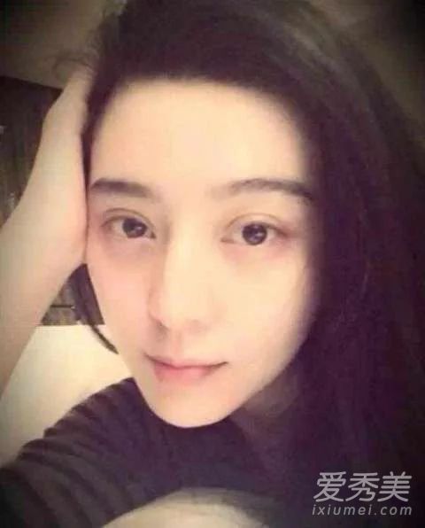 刘亦菲素颜打羽毛球 刘亦菲素颜生活照